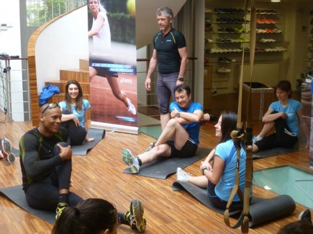 Asics-Team-Press---Etirements